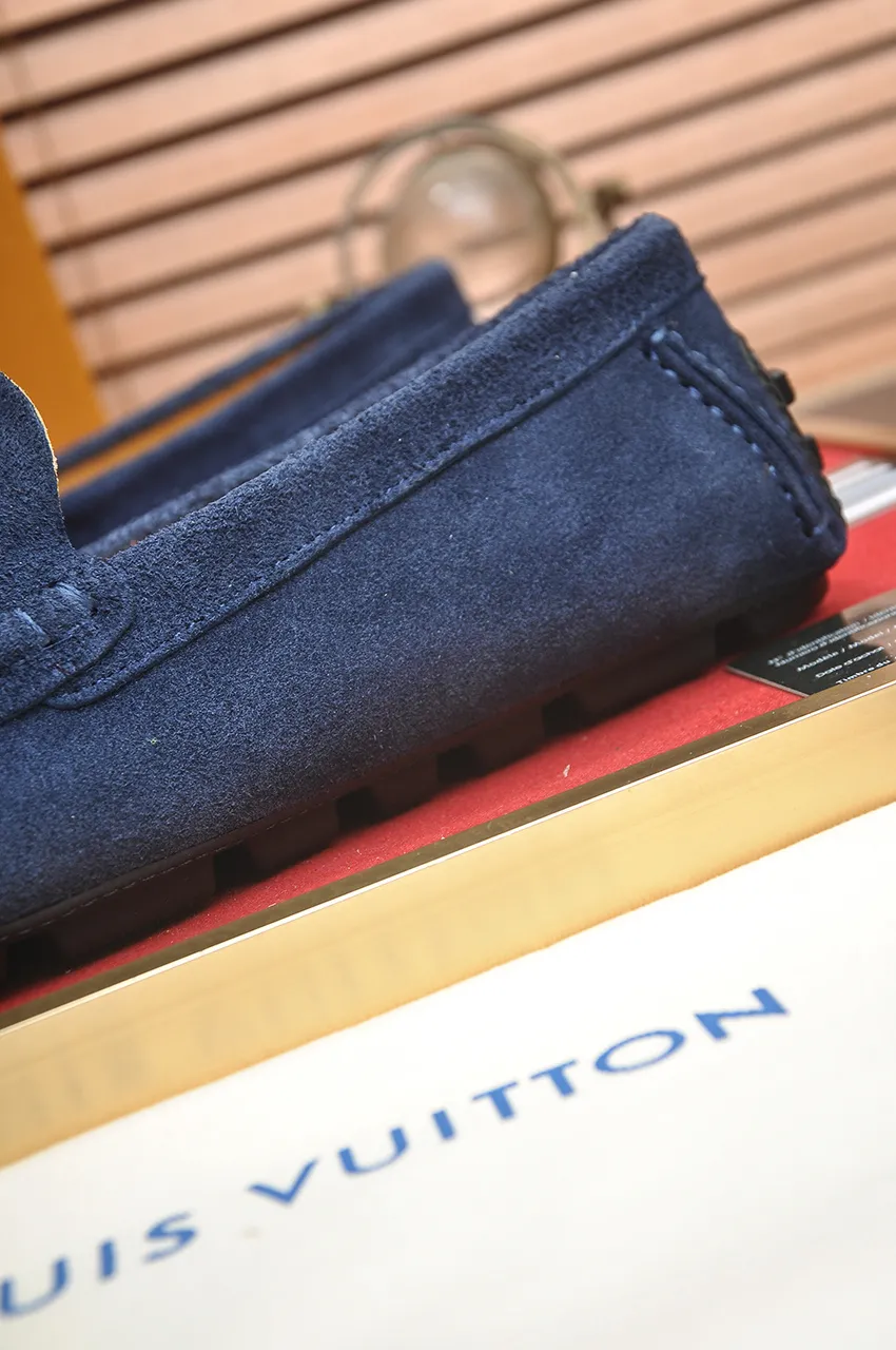 Men's men's shoes 💰420💶 [LV Doudou shoes] (water-dyed cowhide lining) new model is on the market, available on the official website. The new Doudou shoes are processed into single-color materials, and the uppers are made of imported horsehide leather. The body of the shoe is fully hemmed with mark thread, and is lined with imported original cowhide leather. The elegant shoe shape is super suitable for all-matching, and the size is 38-44.